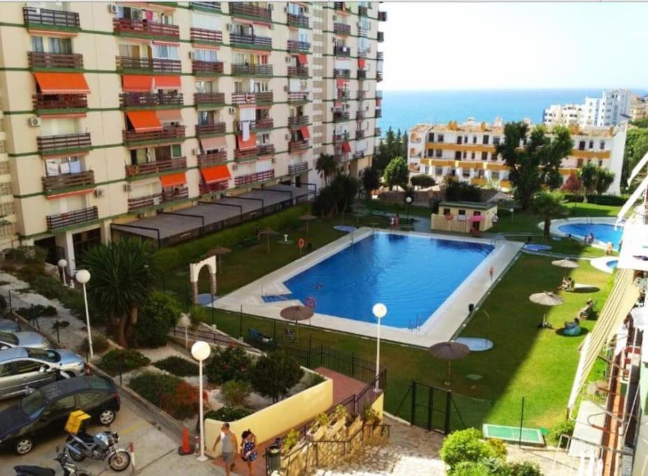 Apartamento Con Vista Al Mar A 200 Mts De La Playa Benalmadena Bagian luar foto